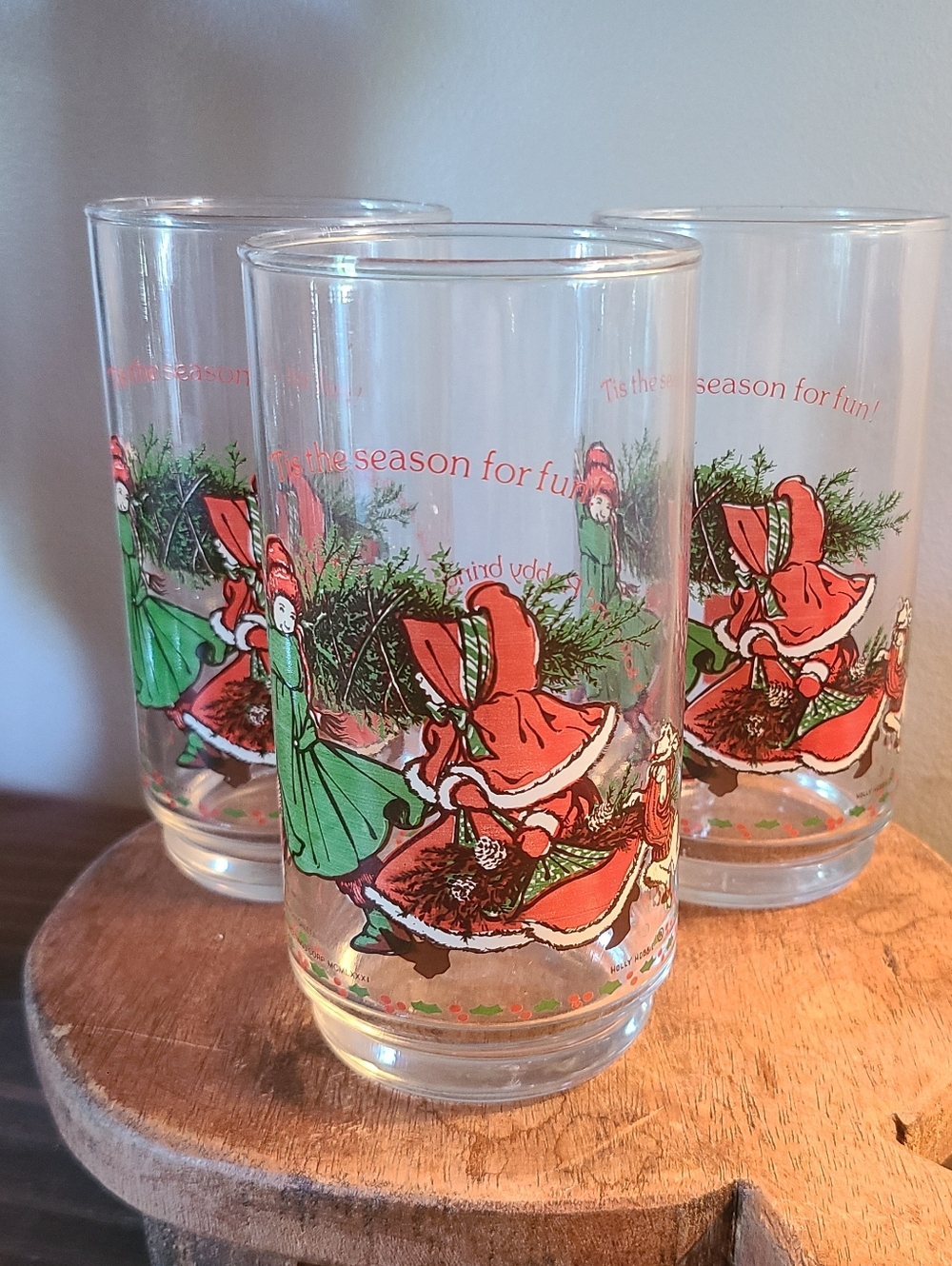 Vintage Coca Cola Holiday Glasses Set Of 3 Red Holly And Robby Bring In The Tree
